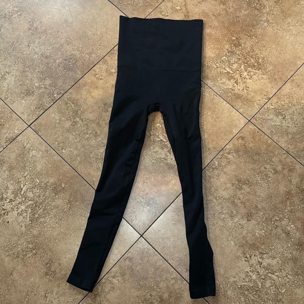 Belly bandit maternity leggings size xs worn once